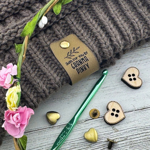 Suéteres y gorros transfronterizos de otoño e invierno, etiquetas de cuero personalizadas DIY, etiquetas de cuero PU con logo grabado a láser, a la moda - Product Image 4