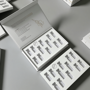 Scatola Personalizzata per Fiale di Peptidi con Logo, Stampa in Oro, Chiusura Magnetica di Lusso con Inserto in EVA per 10 Fiale, Uso Farmaceutico e Cosmetico - Product Image 2