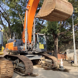 Excavateur sur chenilles Doosan DX530LC-5 d'occasion à prix réduit de 53 tonnes de grandes machines de terrassement à vendre - Product Image 5
