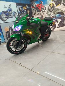 Motocyclettes d'occasion, copie de la BMW Aurora 250cc, entièrement équipée avec des spécifications de pointe, moteur haute performance, état d'origine, moto sportive - Product Image 2