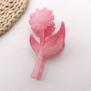 Nouveauté : Pince à cheveux en acrylique rose dégradé, raffinée et sophistiquée - Product Image 6