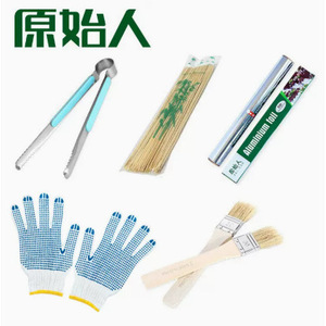 Ensemble d'outils de barbecue d'extérieur, cinq pièces, en acier inoxydable, avec manche en bois, accessoires de grillade pour retourner les aliments et pique-niques - Product Image 2
