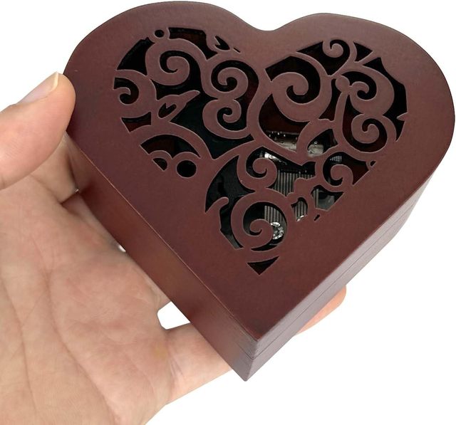 Wooden Retro Hand Cranked Music Box Cute Laser Engraved Design for Best Gift on Valentine's Day Thanksgiving Birthday Christmas