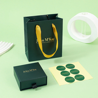 Kit de présentation de bijoux Becan Boutique avec collier, bague, étui de présentation, sac en papier de marque et autocollants de scellage pour fabricant