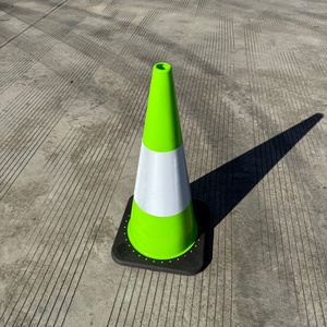 Esnek Yeşil PVC Trafik Konisi Yol Güvenliği Spor Konileri 70cm - Product Image 1