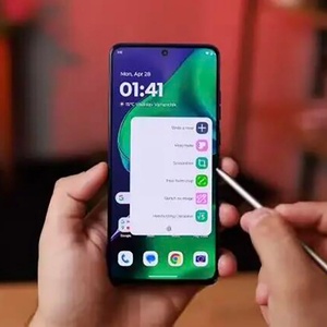 Teléfono Inteligente Motorola Moto Signature Versión Global, Pantalla de 6.8'' y 165Hz, Snapdragon 8 Gen 5, Batería de 5200mAh, Carga Rápida de 90w, Teléfono Móvil con Esim - Product Image 2