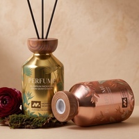 Bouteille diffuseur en aluminium en gros avec bouchon à vis en aluminium, col en bois et étiquette dorée pour emballage d'aromathérapie
