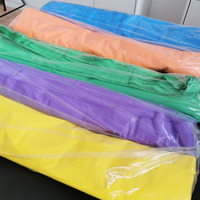 Film plastique en rouleau HDPE PE souple de haute qualité, nappe rayée colorée, housse imperméable en rouleau pour tables