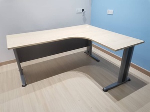 Kurumsal alanlar için J ofis masası profesyonel ofis mobilyaları ile şık L şekli Metal bacak - Product Image 5