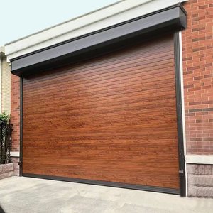 Volet roulant motorisé de luxe en bois de 16x7ft Porte de <span class=keywords><strong>garage</strong></span> moderne Traitement des grains de bois Portes roulantes pour la maison Villa - Product Image 1