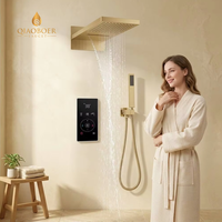 Système de douche mural moderne avec commande numérique et pommeau de douche effet pluie pour salle de bain