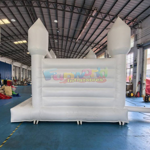 Château gonflable commercial blanc pour enfants, pour fêtes et jeux en plein air - Product Image 2