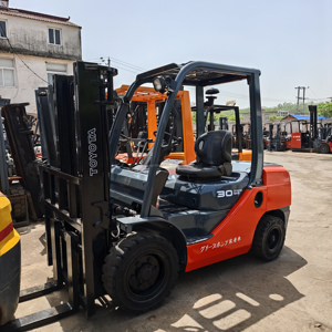 For 3 Ton Diesel <b>Forklift</b> with 3-Stage Mast 2022 Model 4.5m Lifting Height 1 Year Warranty for Retail Industries - Product Image 3