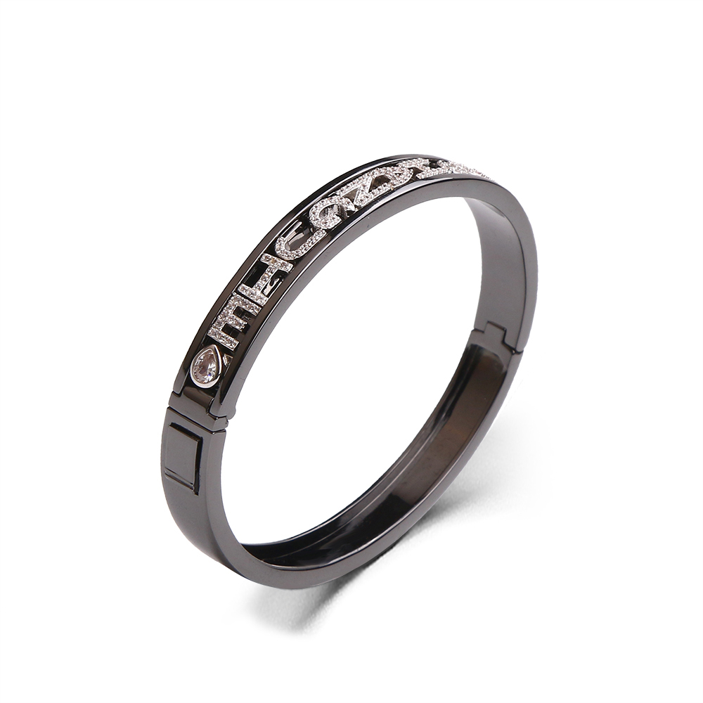Bracelet noir sans lettres