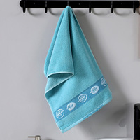 Ensemble de serviettes de toilette douces en coton 70% et polyester 30% avec logo brodé personnalisé de luxe