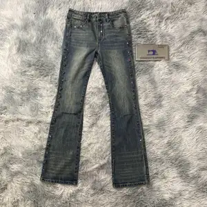 DENIMGUYS男士复古Y2K撕裂牛仔喇叭裤定制金属饰品男士街装设计师喇叭裤