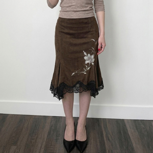 Falda Midi Asimétrica con Estampado de Orquídeas y Parches de Encaje, Estilo Chino Vintage, Artística, Elegante, Versátil e Informal - Product Image 3