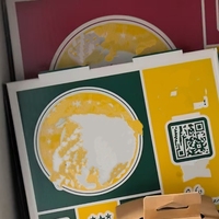 Boîtes à pizza en carton ondulé rigide de haute qualité pour la vente en gros, avec doublure en mousse et impression sérigraphique en relief