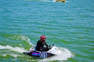 TAME BILLOW Perahu Jet Kecil Berkinerja Tinggi dengan Kecepatan Cepat dan Pengisian Daya Cepat - Product Image 4