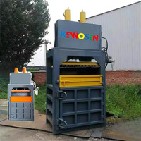 Presse à balles verticale hydraulique haute performance 40 tonnes pour vêtements usagés/déchets/bouteilles PET/papier - Durable et sûre