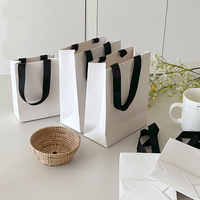 Sac en papier de luxe personnalisé avec votre logo, écologique, recyclé, imprimé sérigraphié, pour vêtements, blanc mat, emballage boutique