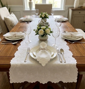 Caminos de Mesa Blancos de Algodón Hechos a Mano al por Mayor con Bordado de Diseño Floral Personalizado para el Hogar o Fiestas en Hoteles - Product Image 2