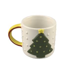 Taza de café de cerámica en relieve personalizada con Árbol de Navidad creativo, muñeco de nieve de Papá Noel para decoraciones de ceremonias navideñas - Product Image 2