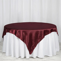 Nappe carrée en tissu satiné vert eucalyptus de 72x72 pouces | Couverture de nappes pour décoration de fête de mariage