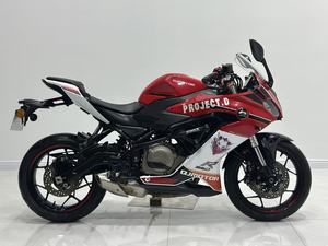 Kawasaki <span class=keywords><strong>Ninja</strong></span> 350 d'occasion, <span class=keywords><strong>moto</strong></span> sportive à essence, 200-400 cm³, vitesse maximale de plus de 80 km/h - Product Image 3