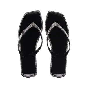 Europeus e Americanos novos quadrados toe strass flip flops moda feminina sapatos de cristal liso plus size sandálias transfronteiriças