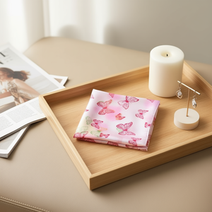 Foulard Quadrato con Motivo a Farfalle 70x70cm, Fazzoletto in Seta Stampata, Accessorio di Moda - Product Image 2