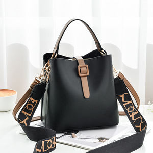 Nouveau <span class=keywords><strong>sac</strong></span> seau coréen à larges bretelles, <span class=keywords><strong>sac</strong></span> à <span class=keywords><strong>main</strong></span> tendance grande capacité, <span class=keywords><strong>sac</strong></span> bandoulière pour femme - Product Image 5