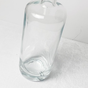 Botellas de Vidrio Vacías de 700 ml y 750 ml para Whisky, Vodka y Ginebra, Personalizables con su Logotipo - Product Image 5