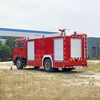 Camions de pompiers forestiers Sinotruk Howo neufs 4x2 personnalisés avec canon à eau et système de mousse
