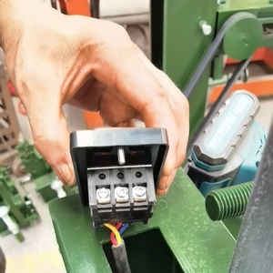 Máquina automática de ajuste de dientes de hoja de sierra de cinta de corte de madera automática de doble diente manual - Product Image 5