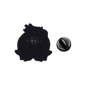 Broches fantaisie en émail motif monstre bleu, épingles de dessin animé mignonnes, accessoires en métal en forme de souris et de pieuvre, badges de vente en gros - Product Image 6