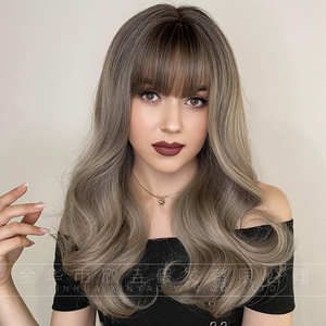 Perruque femme 22 pouces, cheveux bouclés, franges Qi, gris riz, teinture chimique, en fibre synthétique - Product Image 4