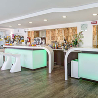 Comptoir de réception moderne et durable en surface solide blanche, poste de travail multi-stations avec éclairage LED RGB à changement de couleur