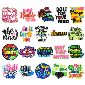 Abalorios personalizados para zapatos con <span class=keywords><strong>citas</strong></span> inspiradoras, pines estéticos para el cuidado personal, accesorios de insignia motivacionales al por mayor - Product Image 1
