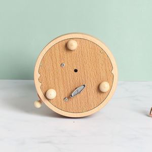 Venta al por mayor melodía creativa carrusel de madera con logotipo personalizado caja de música de juguete para niños - Product Image 5