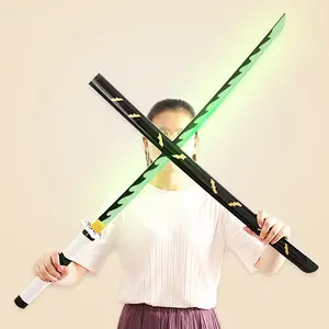 Katana giapponese luminoso Samurai Anime Demon Slayer spade reali giocattolo Cosplay in legno Design caldo