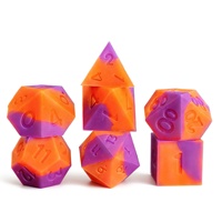 Ensemble de dés en silicone polyédriques carrés pour D&D, sac en velours, boîte en métal, dés D20 à bords vifs de 16 mm, 7 pièces, écologiques, durables pour les jeux de D&D