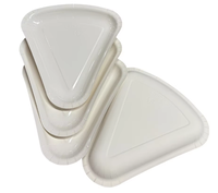 Assiettes jetables triangulaires en papier blanc pour pizza, idéales pour les anniversaires, mariages et hôtels