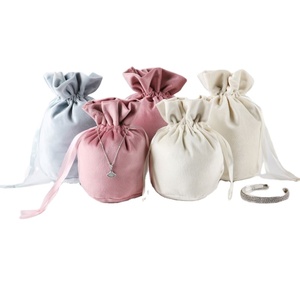 Bolsas de Terciopelo Lisas con Cordón, Tamaño Grande 18*16cm, Base Redonda de 10cm, para Guardar Collares, Cristales, Lápices Labiales - Product Image 1