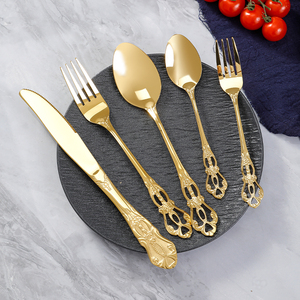<span class=keywords><strong>Set</strong></span> di posate in acciaio inossidabile dorato per uso alimentare coltello a cucchiaio con smalto a specchio per cucina di casa e feste - Product Image 3