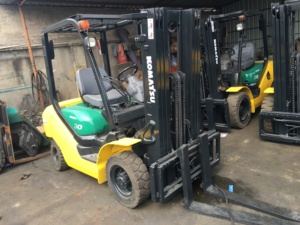 Chariot élévateur Komatsu FD30 d'occasion 3 tonnes à vendre – Chariot élévateur diesel 3t, 2.5t, 3.5t, 35t, 30 tonnes en stock - Product Image 2