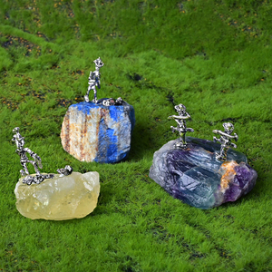 Nouvelles créations artisanales en cristal folklorique, pierre brute naturelle avec sculptures de mineurs en métal pour collection de guérison - Product Image 4