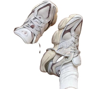 Zapatos Deportivos Cómodos y Transpirables para Hombre y Mujer, Modelo 9060, de Lujo y Moda 2026, Ligeros para Caminar y Correr - Product Image 2