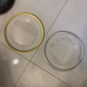 Nouveauté 2025 Assiettes de présentation rondes en plastique transparent à bord doré pour mariage - Product Image 3