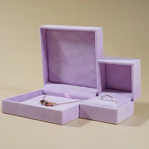 Kotak Perhiasan Engsel Beludru Mewah Kustom Pemasok Kemasan Daur Ulang Eco Terlaris Pengiring Pengantin Kotak Perhiasan Cincin Ungu